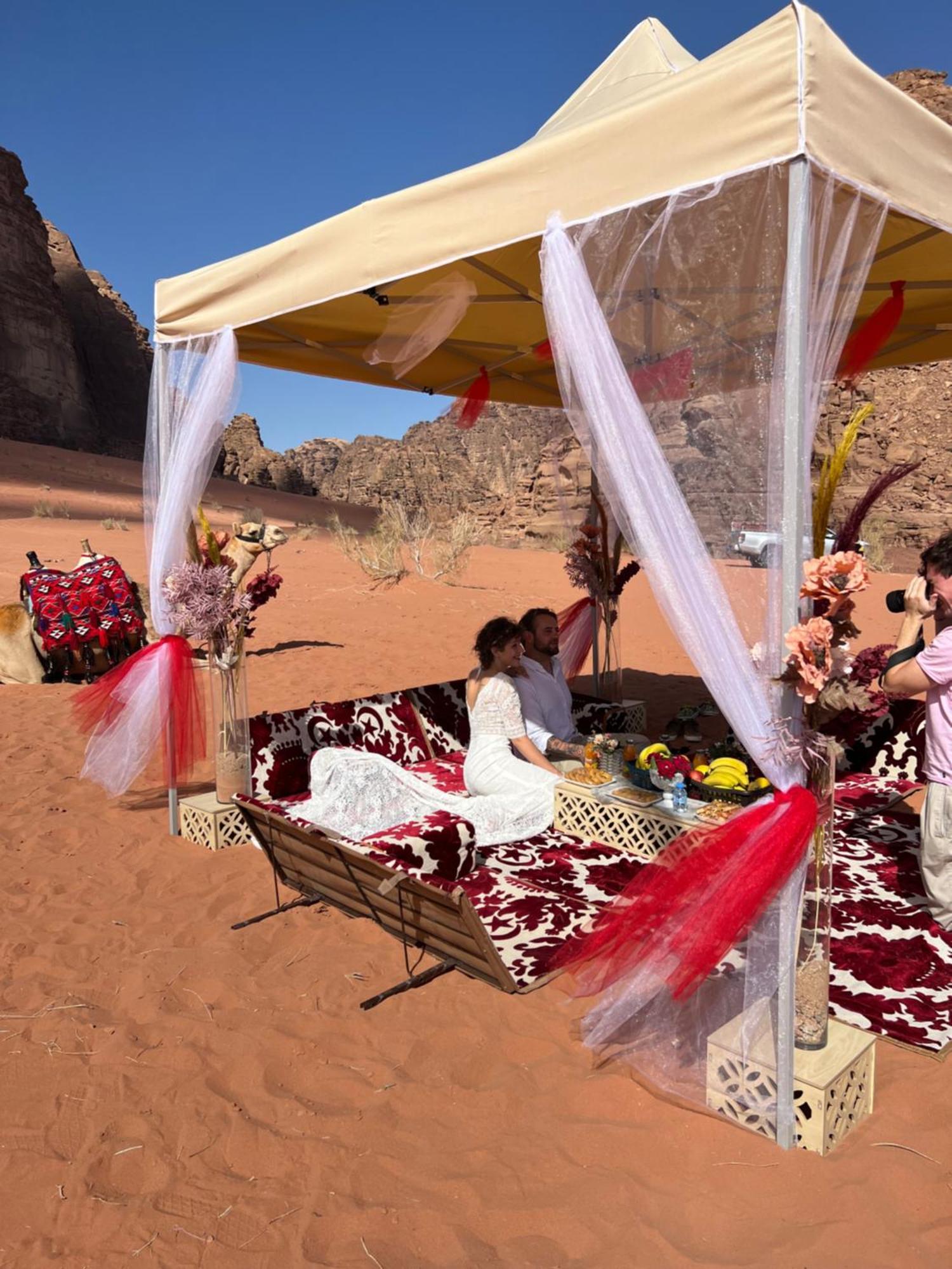 Wadi Rum Rose Luxury Camp Ngoại thất bức ảnh